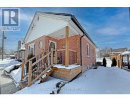 813 WILTON CRESCENT - 6