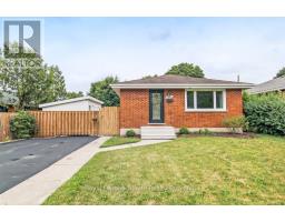 170 LAURENTIAN DRIVE N - 2