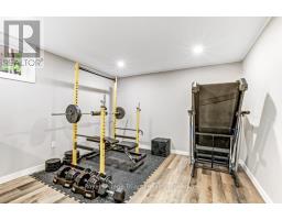 170 LAURENTIAN DRIVE N - 24