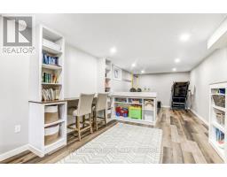 170 LAURENTIAN DRIVE N - 26