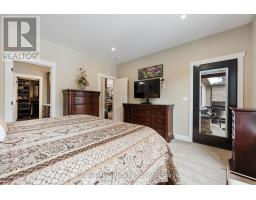 23 AUGUST CRESCENT - 18