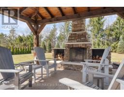 23 AUGUST CRESCENT - 34