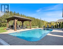 23 AUGUST CRESCENT - 35