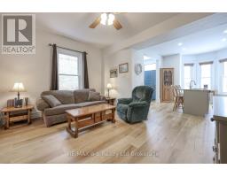 550 MARY STREET - 11