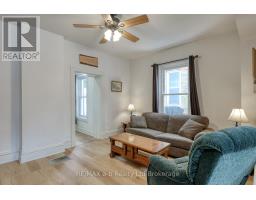 550 MARY STREET - 12