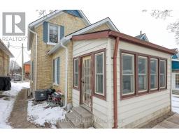 550 MARY STREET - 33