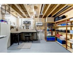 661 SOUTHWOOD WAY - 32