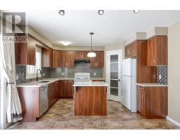 427 CHAMPLAIN AVENUE - 11