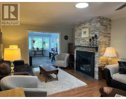 65 EDWIN CRESCENT - 11