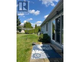 65 EDWIN CRESCENT - 35