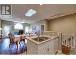 UNIT 5 - 87 KING STREET W - 6