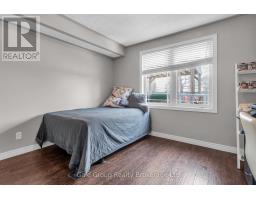 26 WOODLAND CRESCENT - 18