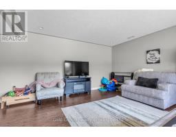 26 WOODLAND CRESCENT - 22