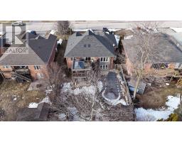 26 WOODLAND CRESCENT - 34