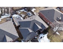 26 WOODLAND CRESCENT - 37