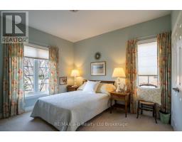 15 OTTERVIEW DRIVE - 19