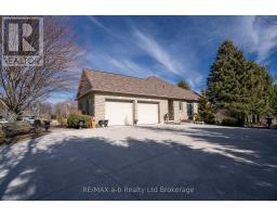 15 OTTERVIEW DRIVE - 4