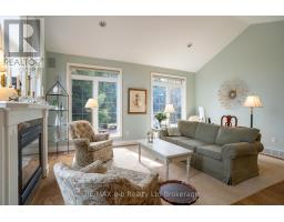 15 OTTERVIEW DRIVE - 8