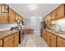 569 SPRINGBANK AVENUE N - 11