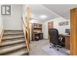 569 SPRINGBANK AVENUE N - 22