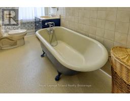 94 ROLPH STREET - 35