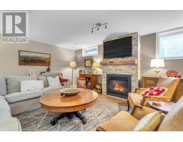 997 VANIER AVENUE - 19