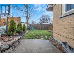 997 VANIER AVENUE - 29