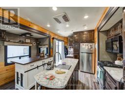 92 - 495856 10TH LINE - 12