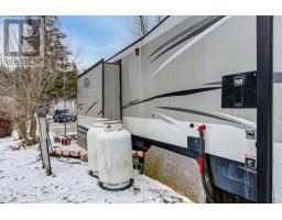 92 - 495856 10TH LINE - 30