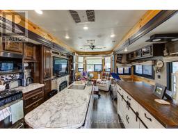 92 - 495856 10TH LINE - 6