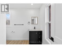 394 WELLINGTON STREET - 19