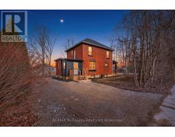 394 WELLINGTON STREET - 36