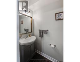 2 - 1193 NELLIS STREET - 21