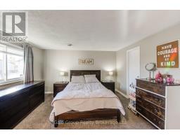 2 - 1193 NELLIS STREET - 27