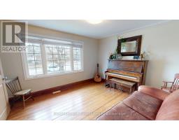 20 CENTENNIAL CRESCENT - 3