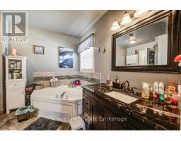 733 SOUTHWOOD WAY - 37