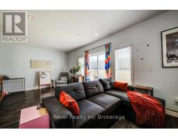 733 SOUTHWOOD WAY - 44