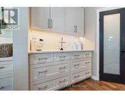 11 CHAMBERLAIN AVENUE - 10