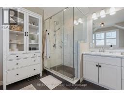 11 CHAMBERLAIN AVENUE - 26