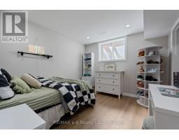 11 CHAMBERLAIN AVENUE - 30