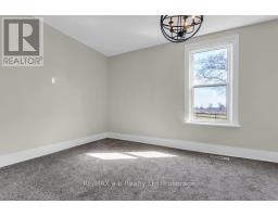 641 MAIN STREET N - 16