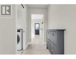 641 MAIN STREET N - 32