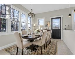 641 MAIN STREET N - 33