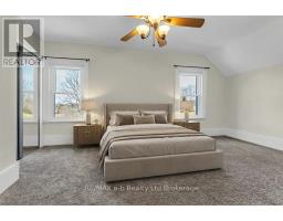 641 MAIN STREET N - 37