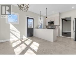 641 MAIN STREET N - 9