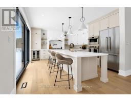 33 AUGUST CRESCENT - 20