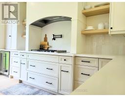 33 AUGUST CRESCENT - 22