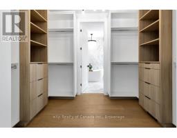 33 AUGUST CRESCENT - 27