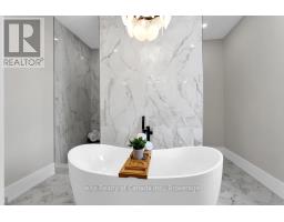 33 AUGUST CRESCENT - 28