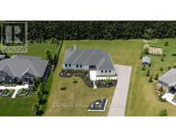 33 AUGUST CRESCENT - 3